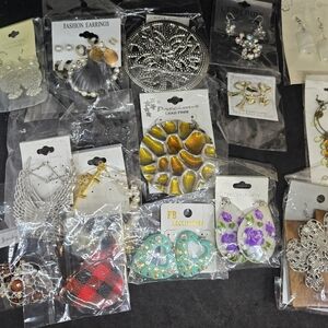 NOS lot Costume Jewelry Earrings Fashion Earrings